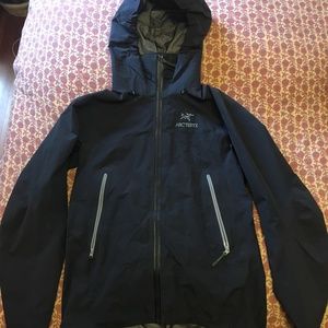 Arc’teryx Beta AR rain coat size S